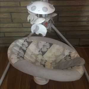 Baby fisher price swing